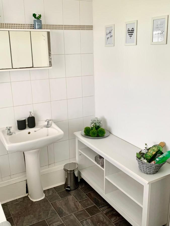 Contemporary 2 Bedroom Victorian Town House - Sleeps Up To 6 Kimberley  Eksteriør billede