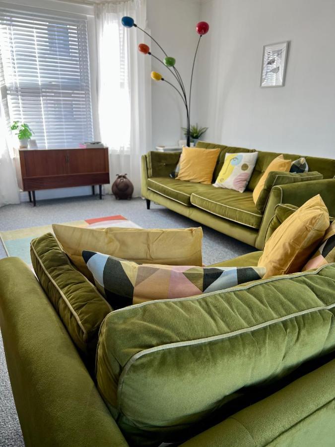 Contemporary 2 Bedroom Victorian Town House - Sleeps Up To 6 Kimberley  Eksteriør billede